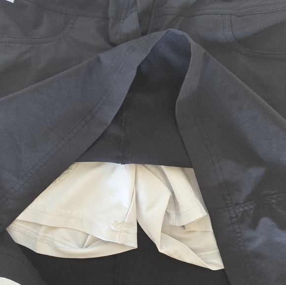 Nivo golf skort black size 6 nearly new - Picture 2 of 4
